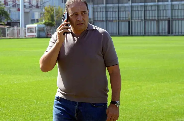 Fuat Çapa: "Cumartesiden önce mutlaka bir forvet alacağız"
