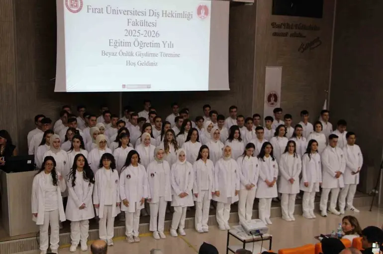 FÜ’de beyaz önlük giyme töreni düzenlendi
