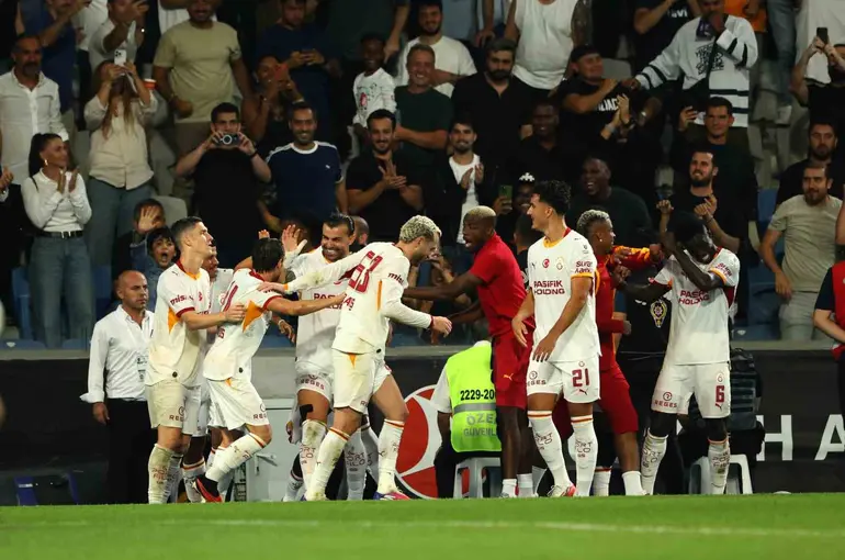 Galatasaray, Başakşehir deplasmanındaki yenilmezliğini 9 maça çıkardı
