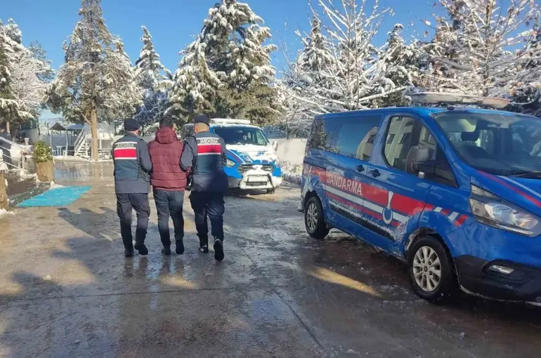 Gaziantep’te 9 düzensiz göçmen ile 3 organizatör yakalandı
