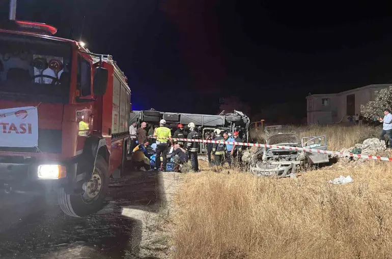 Gaziantep’te feci kaza: 5 ölü, 13 yaralı
