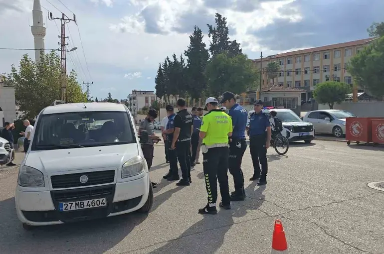 Gaziantep’te okul çevrelerinde asayiş uygulaması yapıldı

