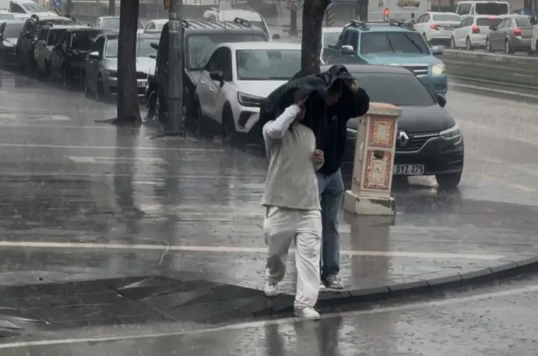 Gaziantep’te sağanak etkili oldu
