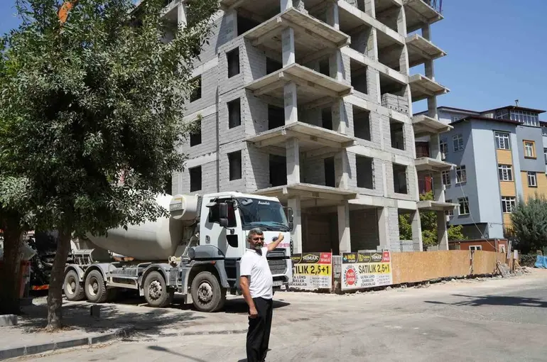 Gaziantep’te yerinde dönüşümle yeni binalar yükseliyor
