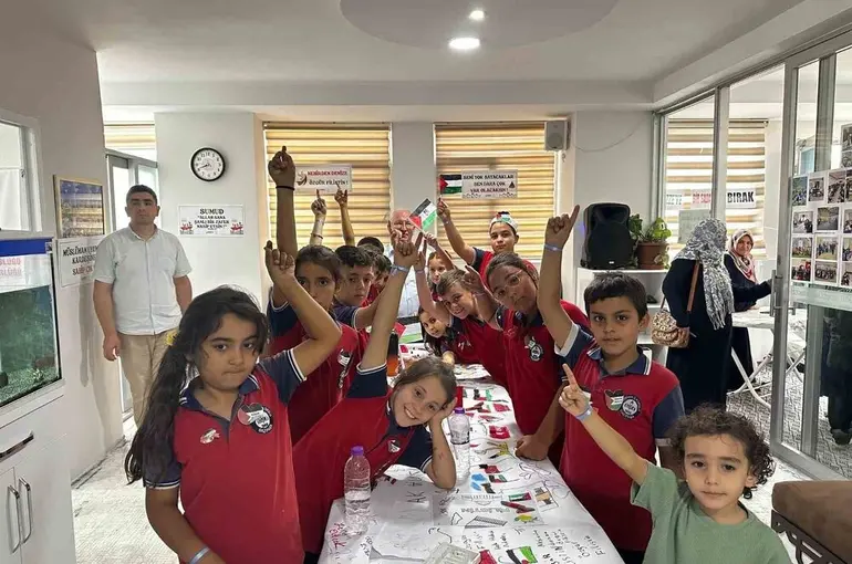 Gazipaşa’da Filistinli çocuklar için resim etkinliği düzenlendi
