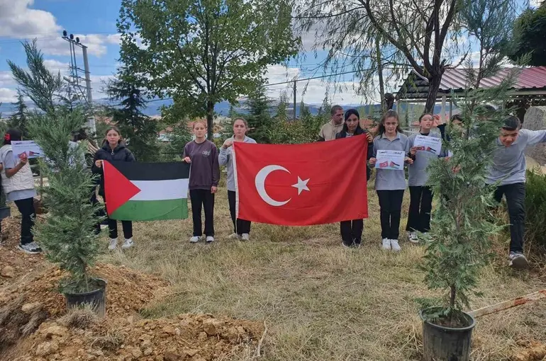 Gazze için barış bahçesi yaptılar

