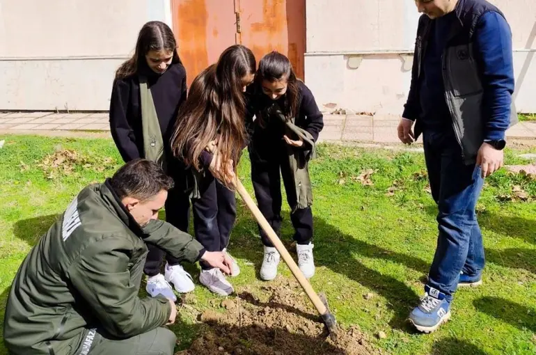 Gediz’de öğrencilerden doğaya anlamlı dokunuş
