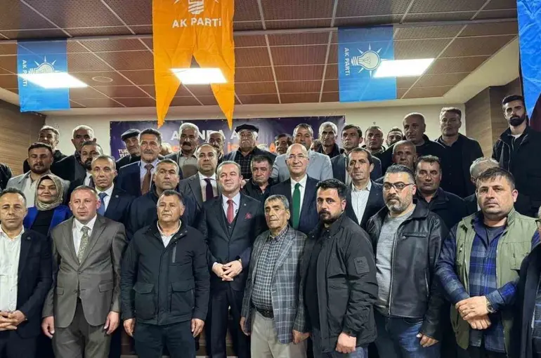 Gelecek Partisi’nden istifa eden 35 kişi AK Parti’ye katıldı
