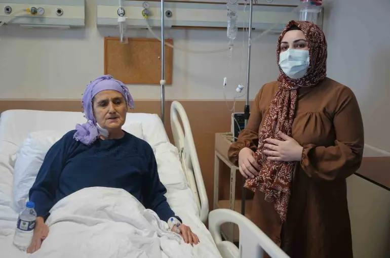Gelin, kaynanasına karaciğerini verdi
