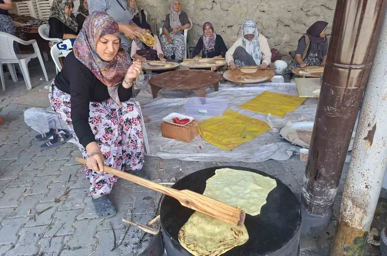 Gemiç mahallesi sakinlerinin geleneksel hale getirdikleri Gözleme Günü
