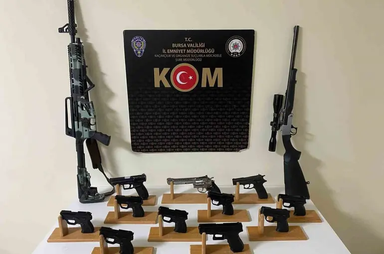 Gemlik’te ruhsatsız silah imalatına 4 gözaltı
