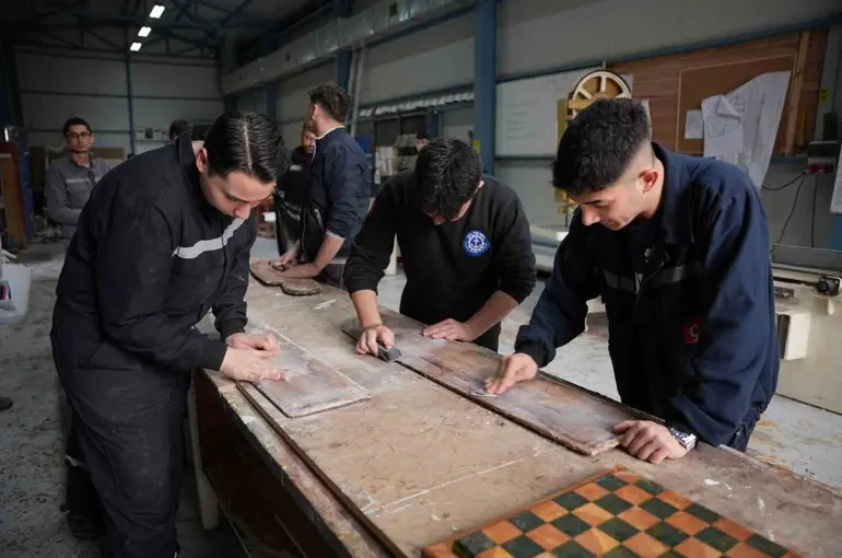Genç denizcilerin mesleki eğitimine destek
