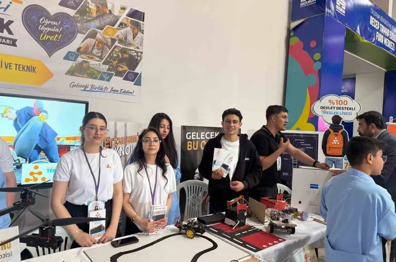 Gençlerin yetenekleri takdir topladı
