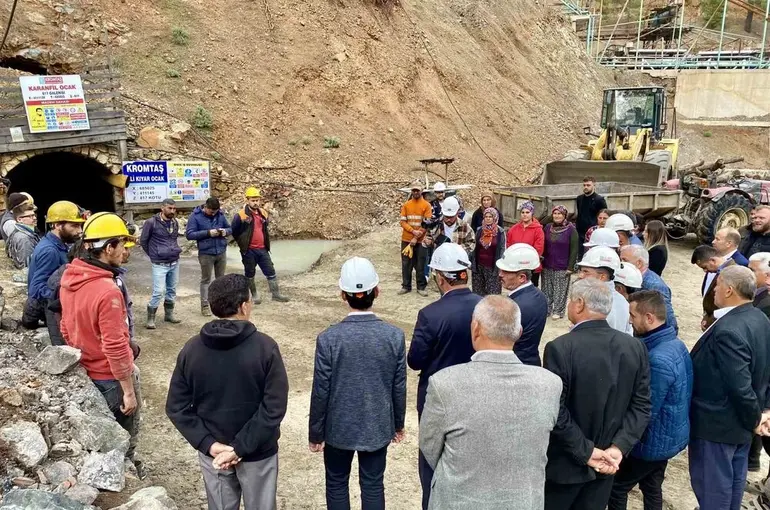 Göçükten sağ olarak kurtarılıp alkışlarla karşılanan madenci hayatını kaybetti
