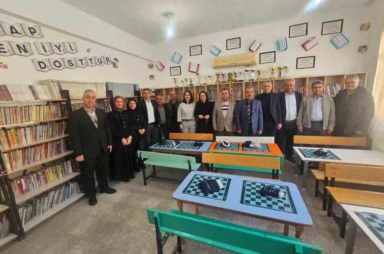 Gönül Hoca’dan 21. kütüphane
