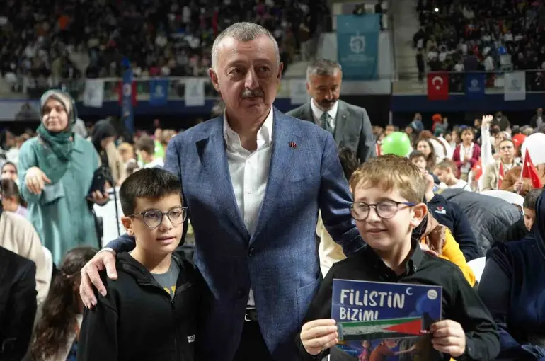 Guinnes, Filistin kitabı onaya sunulunca çekildi

