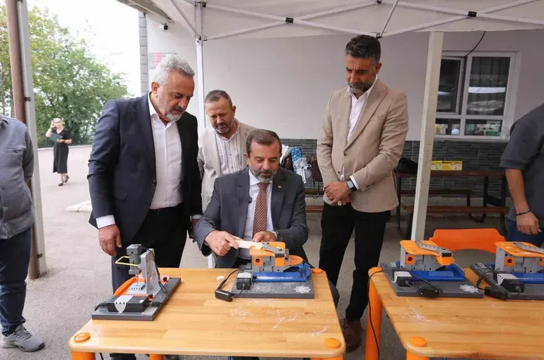 Gürsu Belediyesi’nden köy okullanıra çıkarma
