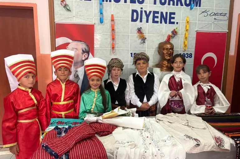 Hacıabdullah’ta el emeği ürünler sergilendi
