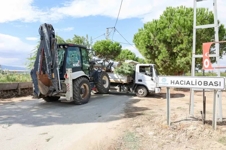 Hacıaliobası’nda yeşil alanlar yenilendi
