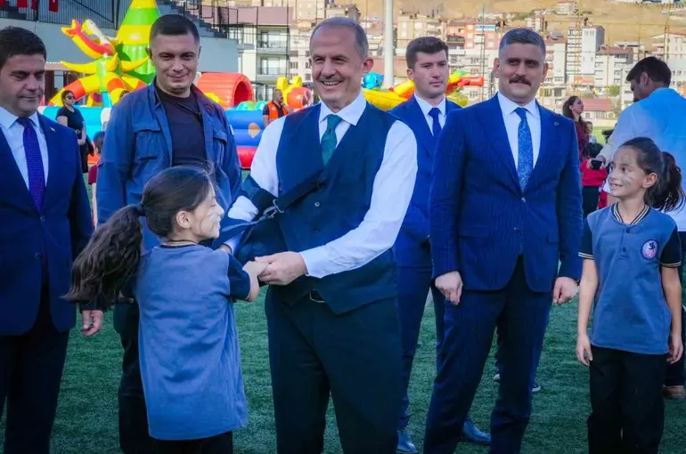 Hakkâri’de 3. Çocuk Oyun Şenliği düzenlendi
