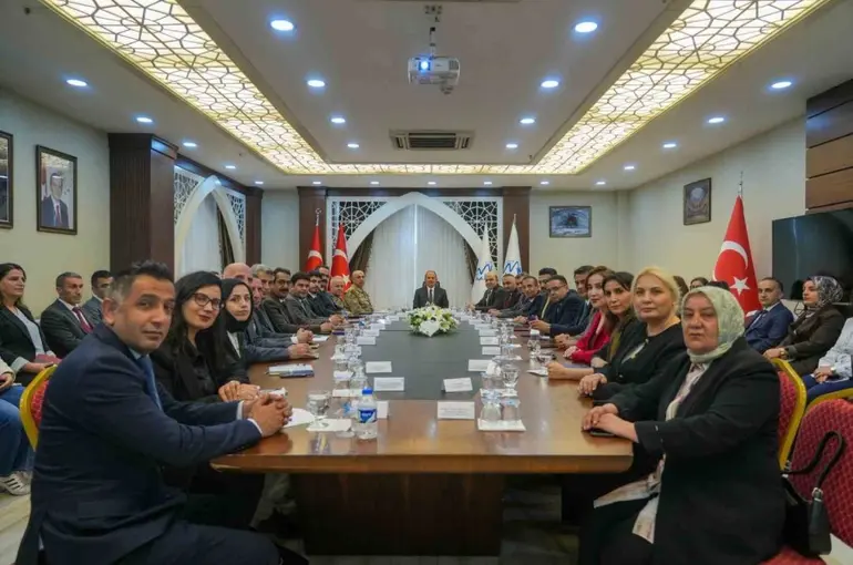 Hakkâri’de ‘Kadına Yönelik Şiddetle Mücadele Ulusal Eylem Planı’ toplantısı yapıldı
