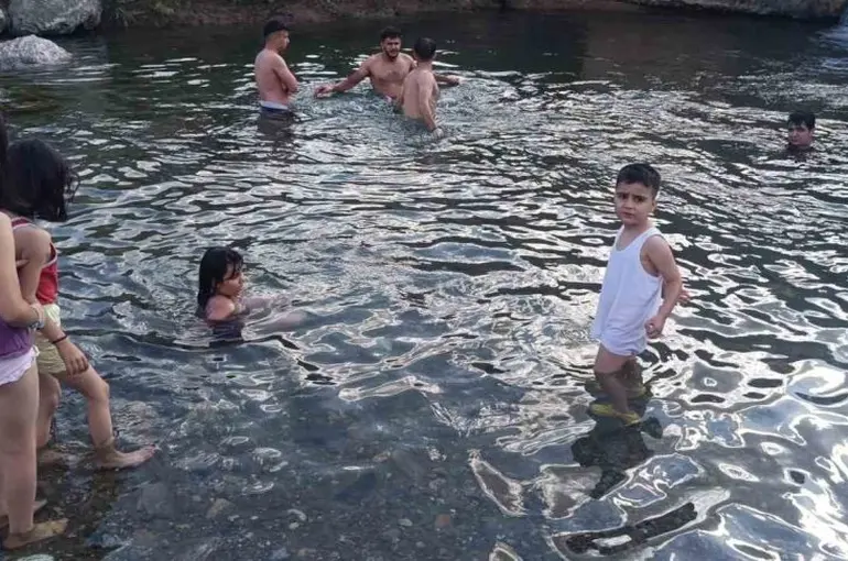 Hakkari’de sıcaklara karşı doğal çözüm
