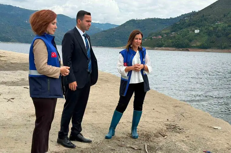 Hasan Uğurlu Baraj Gölü’ne 250 bin yavru sazan bırakıldı

