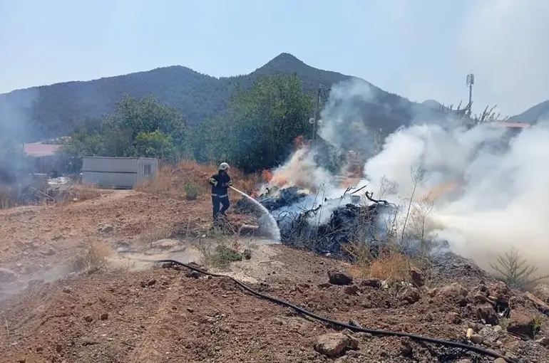 Hassa’da bahçe yangını kontrol altına alındı
