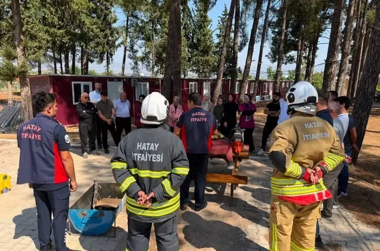 Hassa’da sağlık personeline yangın eğitimi verildi
