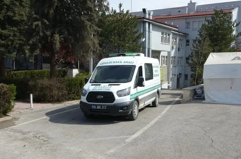 Hekimhan’da emekli öğretmen evinde ölü bulundu
