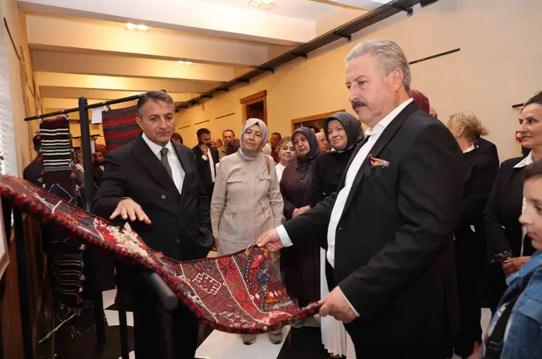 Heybeler, Sanat Melikgazi’de görücüye çıktı
