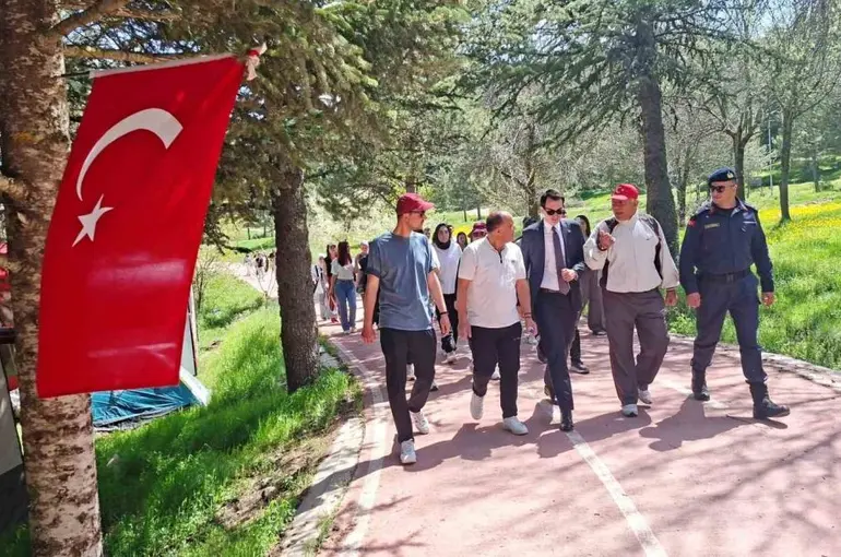 Hisarcık MYO öğrencileri Gölcük Yaylasında doğa yürüyüşüne katıldı
