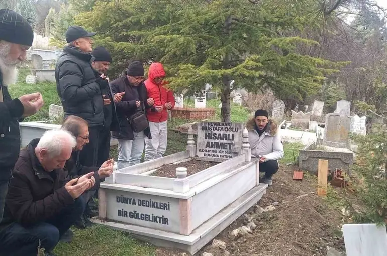 Hisarlı Ahmet, vefatının 42. yılında dualarla anıldı
