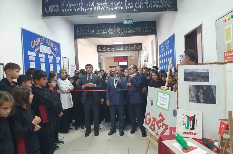 İbrahim Hakkı Kubilay İmam Hatip öğrencilerinden örnek sergi
