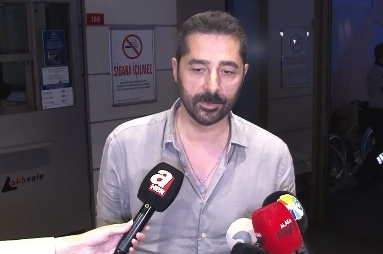 İbrahim Tatlıses’in oğlu Deniz Seki’yi hastanede ziyaret etti
