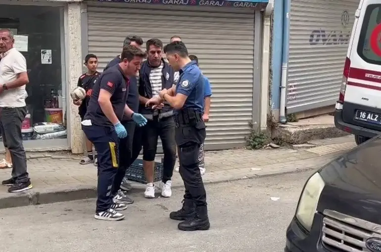 İhbara giden polislerin üzerine pitbull cinsi köpeğini saldı: 2 polis yaralandı
