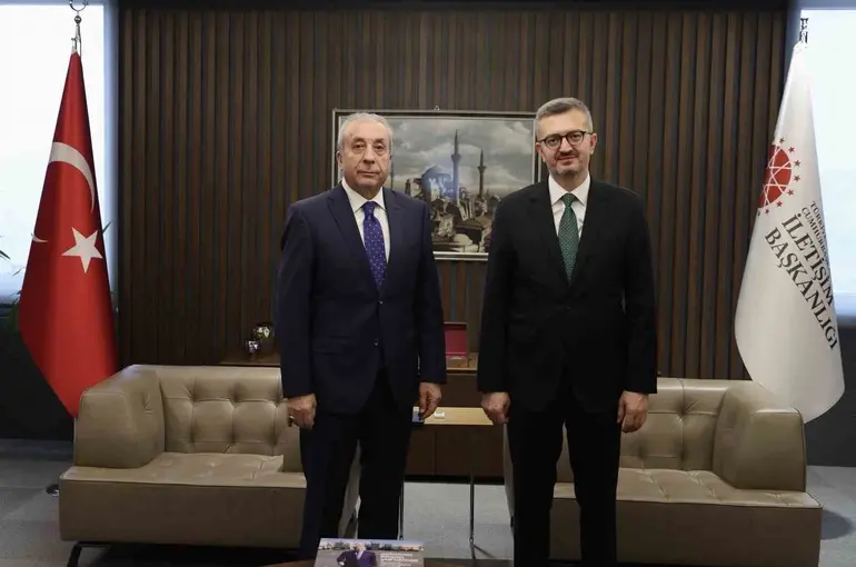 İletişim Başkanı Duran, Mehdi Eker ile görüştü
