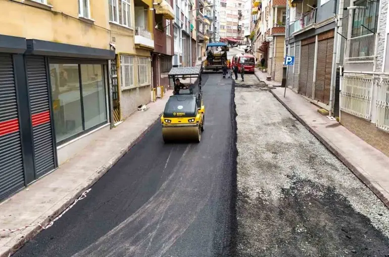 İlkadım’da sıcak asfalt çalışmaları
