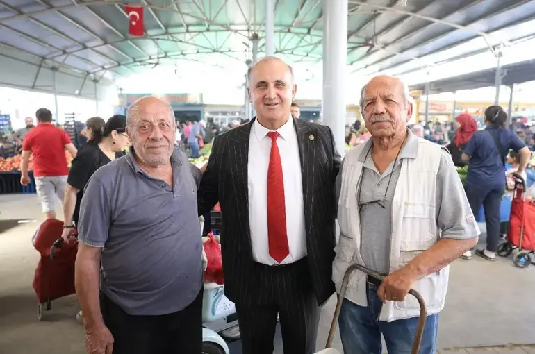 İncirliova Belediye Başkanı Kaya, pazar esnafı ve vatandaşlarla buluştu
