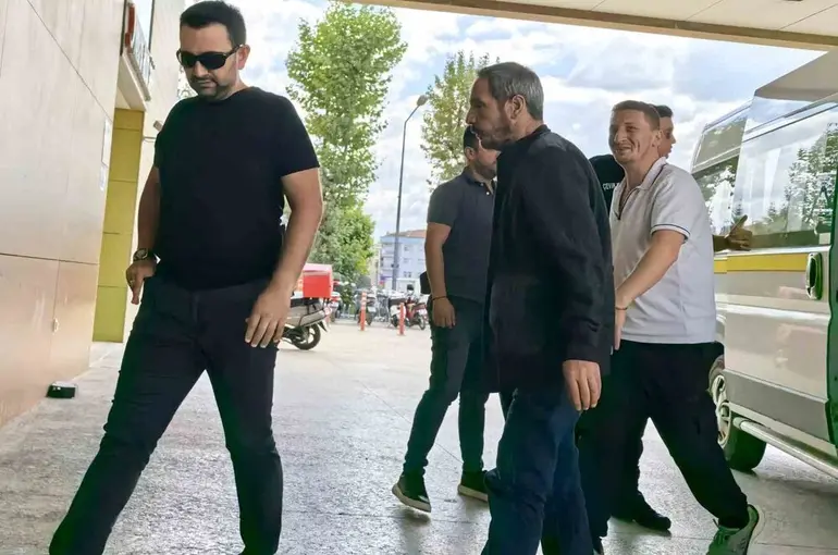 İnegöl’de aranan 2 şahıs yakalandı
