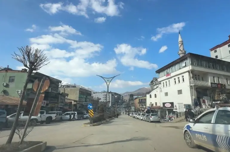İran sınırında erkek cesedi bulundu
