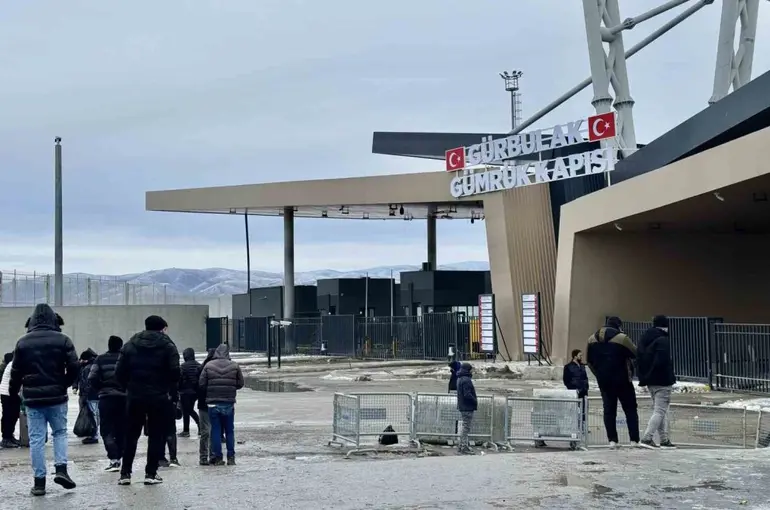 İranlılar Trump’a tepkili: Sorunumuz savaş değil ekonomi
