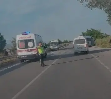 İşçi servisleri çarpıştı; 10 yaralı
