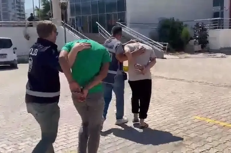 İskenderun’da hırsızlık yapan 2 kişi yakalandı
