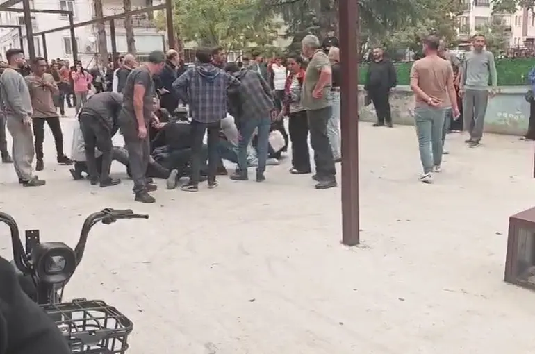 Isparta’da bıçaklı kavga: 1 yaralı
