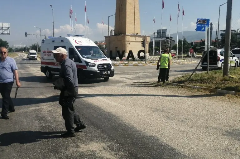 Isparta’da ticari araç ile otomobil çarpıştı: 1 yaralı
