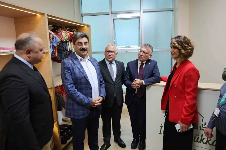 "İyilik Dükkanı" Sivas Numune’de iyiliği büyütüyor
