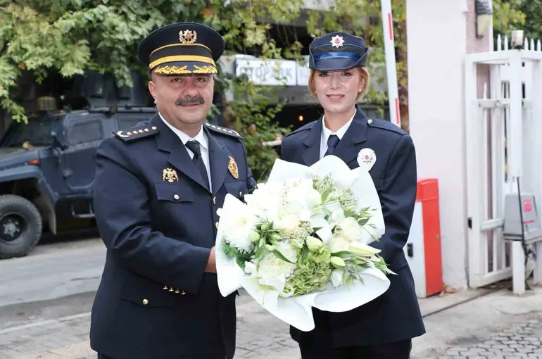 İzmir Emniyetinde devir teslim: Arıbaş görevine başladı
