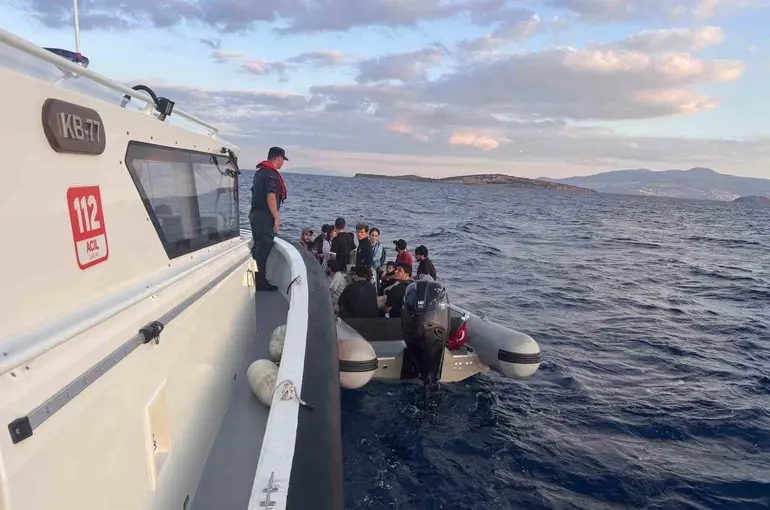 İzmir’de 15 düzensiz göçmen yakalandı
