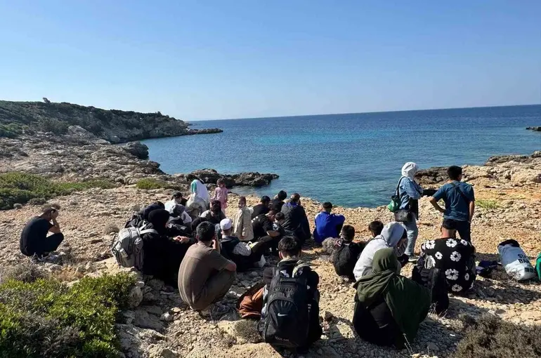 İzmir’de 32 düzensiz göçmen yakalandı
